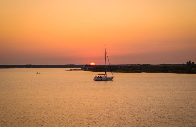 Lakefront Retreat w/ Hammock - Foto 29