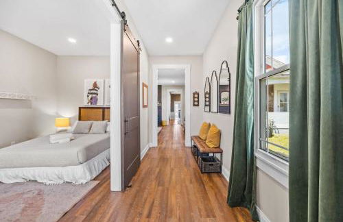 3BR Cozy Family Home with HotTub & Spacious Backyard - Foto 30