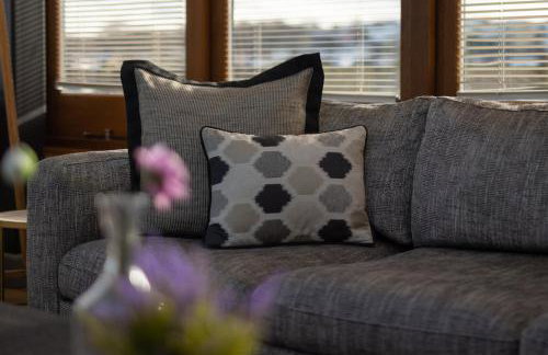 Oaktree Lodge - Luxury Cottage, Hot Tub, Sea Views - Foto 92