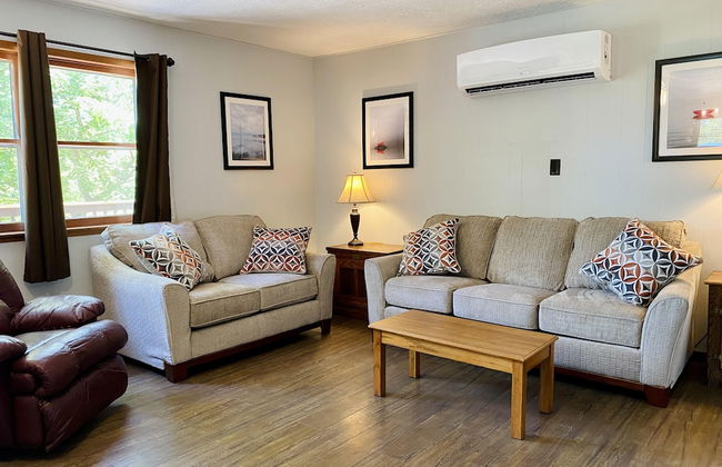 Calm Waters Cabin Resort - Photo 54