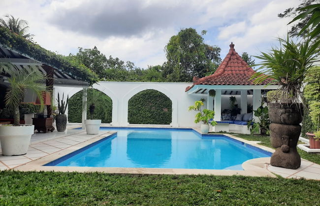 Yogyakarta Tropicana Villa - Foto 23