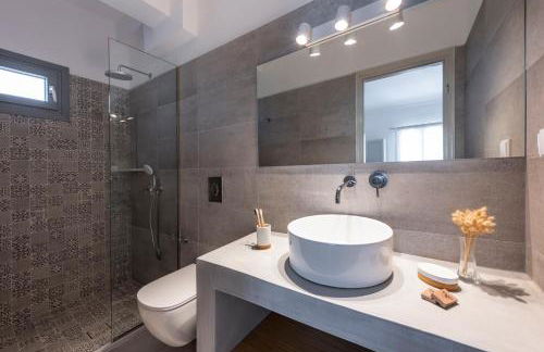 Helen's Minimal Studios & Apartments - Photo 30