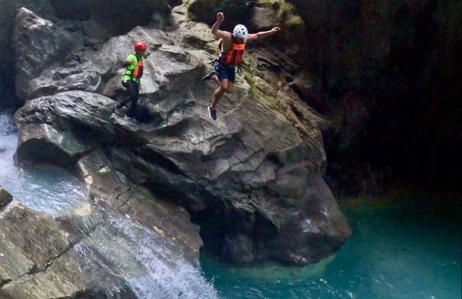 Canyoning in Moalboal - Photo 4