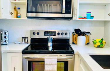 Balcony 2BR Apartment with Free Parking near Freedom Park & Brickell - Foto 30