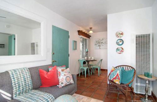 Cute Old Town Cottage near Downtown Beaches - Foto 7