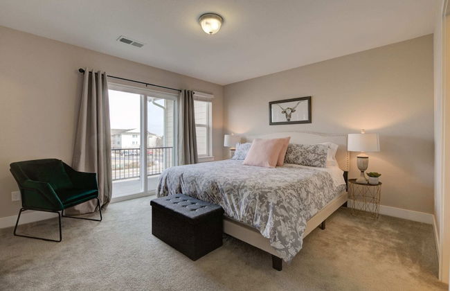 Marbella Lane Executive Townhome, 20 mins to Boulder - Photo 14