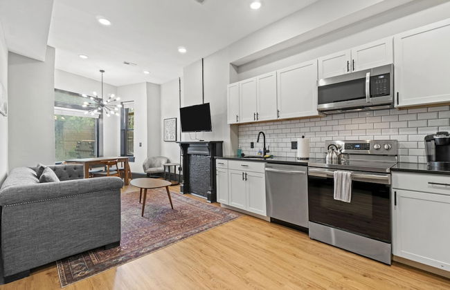 Historic DC Gem Spacious Rowhouse Private Patio - Photo 24