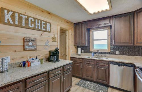 Mtn-View Gem Flat Rock Retreat with Deck and Grill! - Foto 9