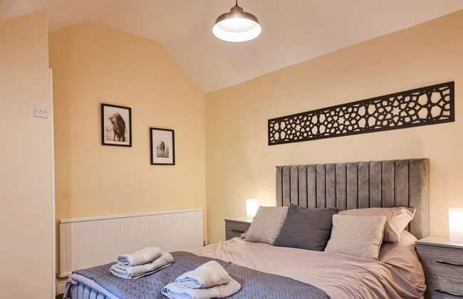 Marvellous 5 bed Perfect for Family or Contractor - Foto 1