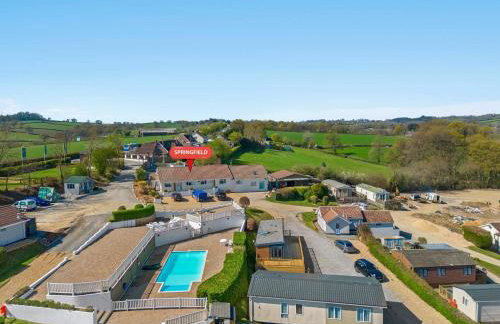 Springfield Deer View -No Commercial Sign written Vehicles,Private Hot Tub , 2 Dogs Max,Fishing Nearby & Communal Swimming Pool ,Pool open April to September - Foto 9