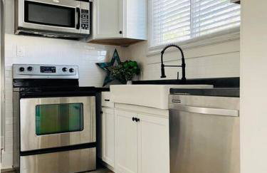 The Chic Shack / Centrally Located 2BR/1BA Home - Foto 25