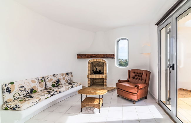 Arribas Villa - Photo 21