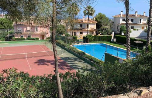 6 Bedroom Luxury Villa, Jacuzzi & heated pool 18 guests - Foto 35