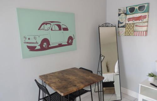 Cozy Getaway Studio with Pool and Putting Green 1A - Foto 9