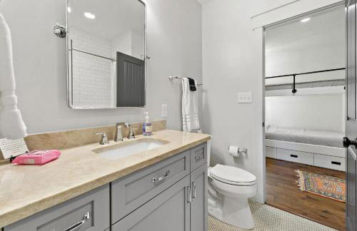 Hilltop Lodge Opulent Lakefront Living in Lake James - Photo 26