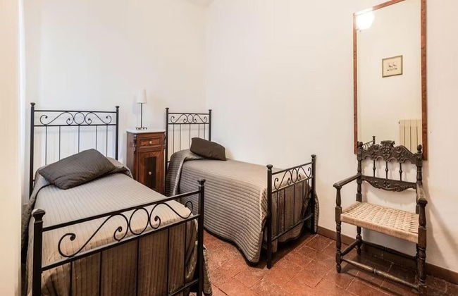 Agriturismo Poggio di Montepescoli - L'aia - Foto 8