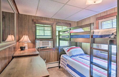 Hilton Lake Getaway w/ Over-the-Water Deck! - Foto 22
