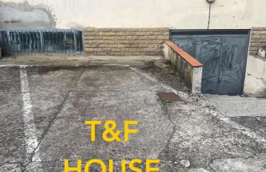 T&F HOUSE Comfortable Apartment with Private Parking - Foto 30