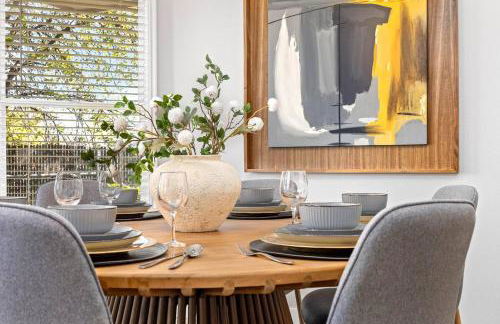 NEW! Executive Home | 1K 3Q | 3 Desks | 600+ WiFi - Foto 1