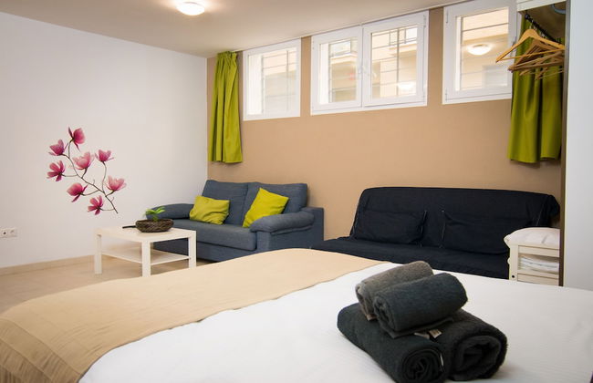 Holidays2Malaga Juan de Mena Apartments - Photo 7