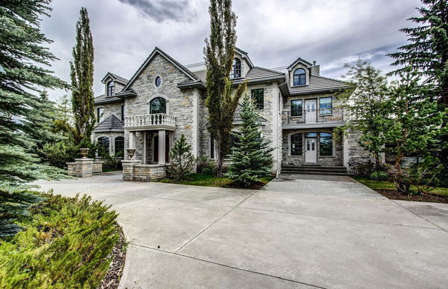 Ghost Lake Manor House - Photo 38