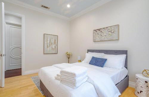 Regal 4 bed with hot tub close to Universal sleeps 15 - Foto 25