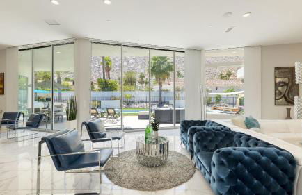 Pool • Hot Tub • Views Luxury Design Villa Valentina by AvantStay - Foto 9