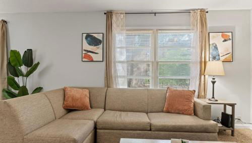 15 Minutes from Downtown Welcome to Woodbridge - Foto 2