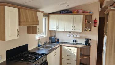 Spacious 6 Berth Caravan with Decking - Foto 3