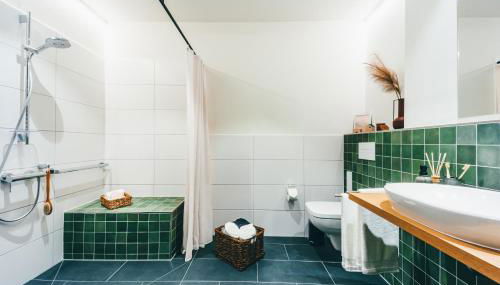 LIVELY Weiße Dame Gronau - Foto 4, towels, Shower