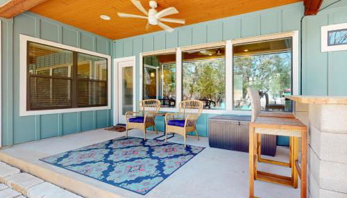 Tanglewood Retreat | Updated house in Spring Branch with a large yard - Foto 3