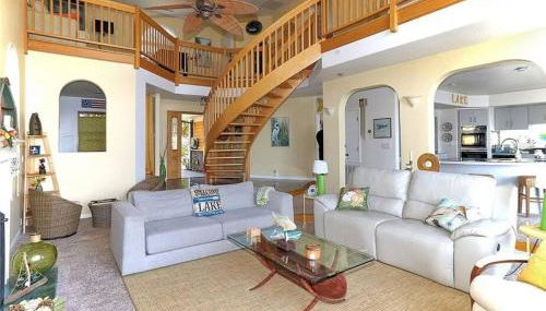 Glenhaven with Exotic Lake View - Foto 1