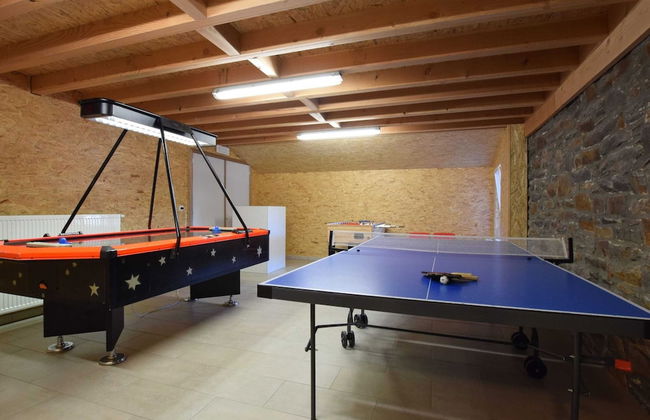 Luxury House with Indoor Pool, Sauna, Hot Tub - Photo 27