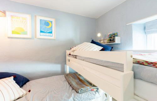 London House, a stylish family home for 6. - Foto 16