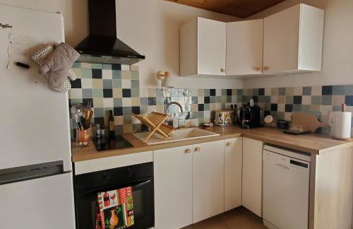 Jolie maison en bois à 600m de la plage des Vergnes - Foto 17