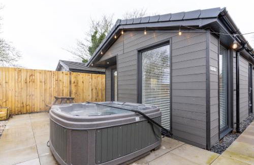 The Slipway Cabins with Hottub - Foto 23