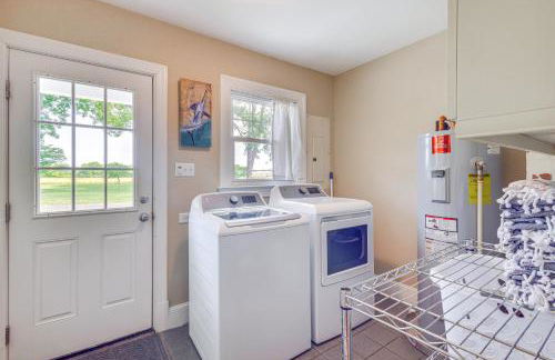 Pet-Friendly Home with Gazebo Minutes to Beach! - Foto 24