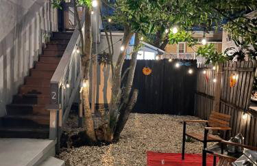 Outdoor Deck Fully Equipped Remodeled Bath - Photo 24