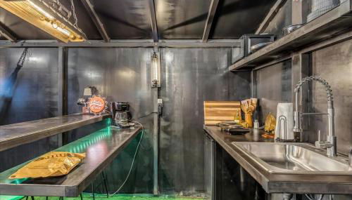 Underground Bunker - Photo 3