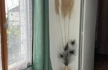 Appartement 35 m2 1er étage 200 m de la mer avec jardin - Photo 8