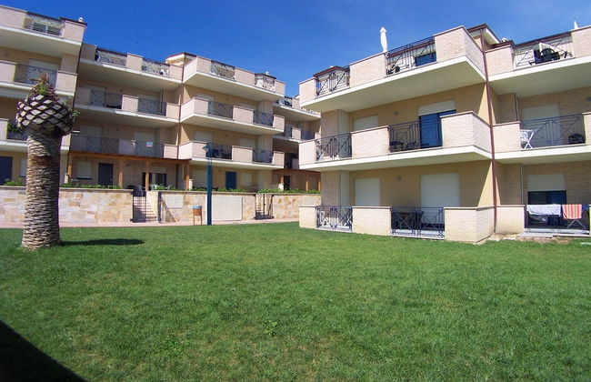 Green Bay Village - Photo 18