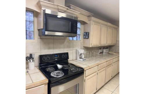 Minutes to Shopping, Dining and Fun Family Stay - Sleeps 6 - Foto 14