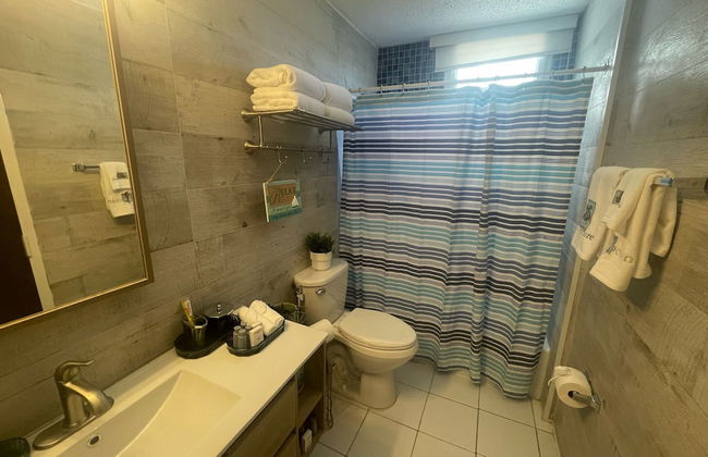 Ocean View 2 Bed 1 Bath 2 Parkings Pool - Photo 16