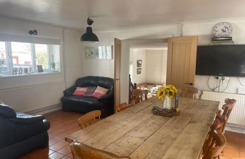 Farm House, Hirwaun Brecon Beacons with Games Barn - Photo 14