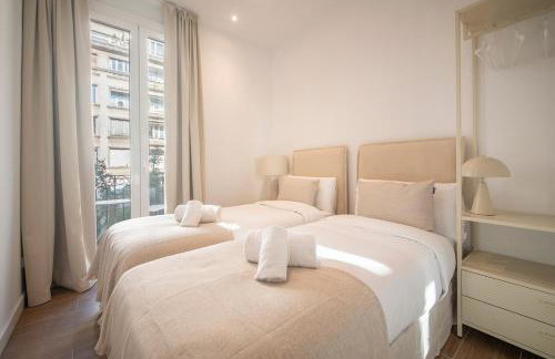 You Stylish Uptown Barcelona Apartments - Photo 13