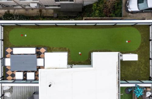 Lux Townhome With Parking and Rooftop Putting Green - Foto 22