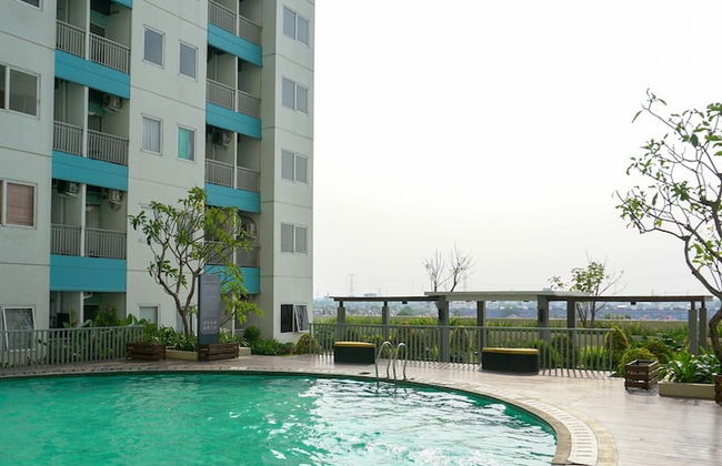 Homey and Simply Studio Apartment at The Nest Puri - Foto 19