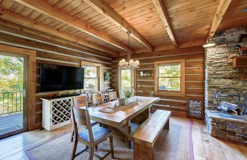Large Log Cabin Chalet w/ Hot Tub - Horses & Lake! - Foto 23