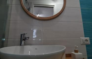 Stop and Fly - Photo 6