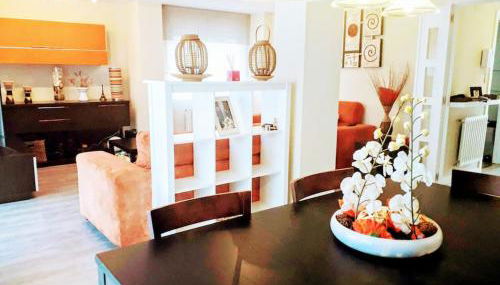 Chalet Familiar Jardín a 15 min centro y Warner - Foto 5